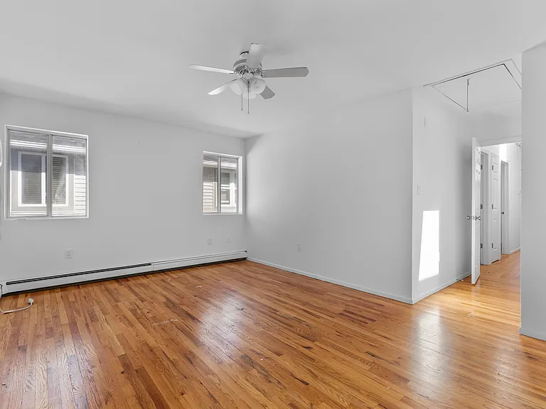715 E Walnut St #2 — Photo 14