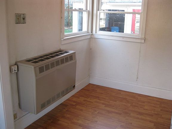 5th image of 1784 Ashland St