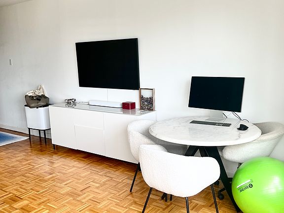 5th image of 500 W 43rd St APT 26G