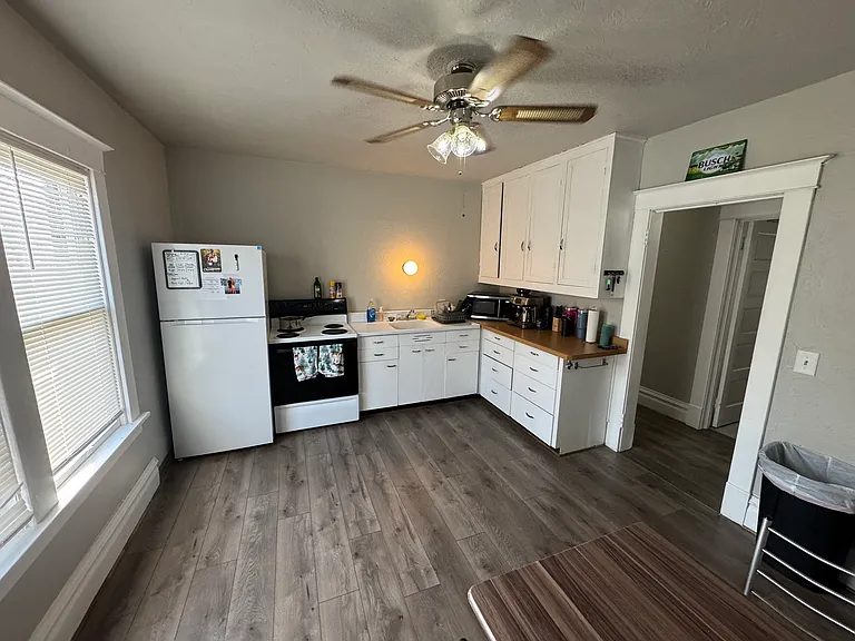 329 N 2nd St #B — Photo 4