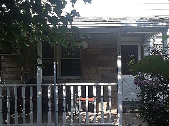 4th image of 387 Hibbs Ave