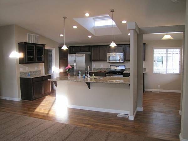1st image of 154 Chateau La Salle Dr