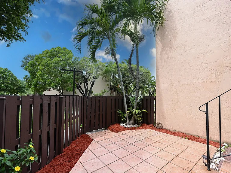445 W Park Dr #203 — Photo 14
