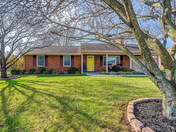 2nd image of 575 Joan Cir