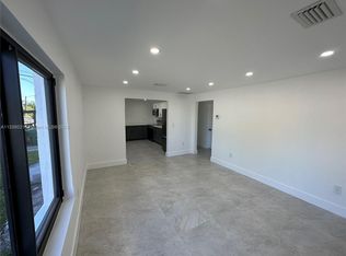 1102 NW 103rd St #B, Miami, FL 33150