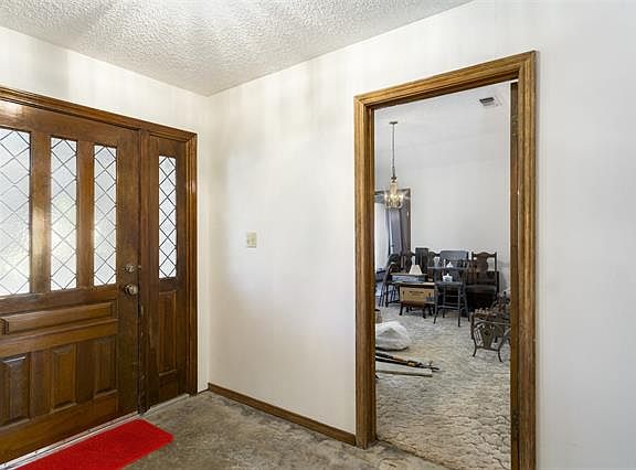 3rd image of 7608 Skylake Dr