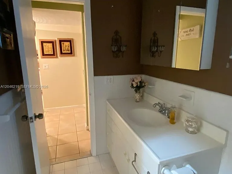 330 SE 2nd St #403F — Photo 17