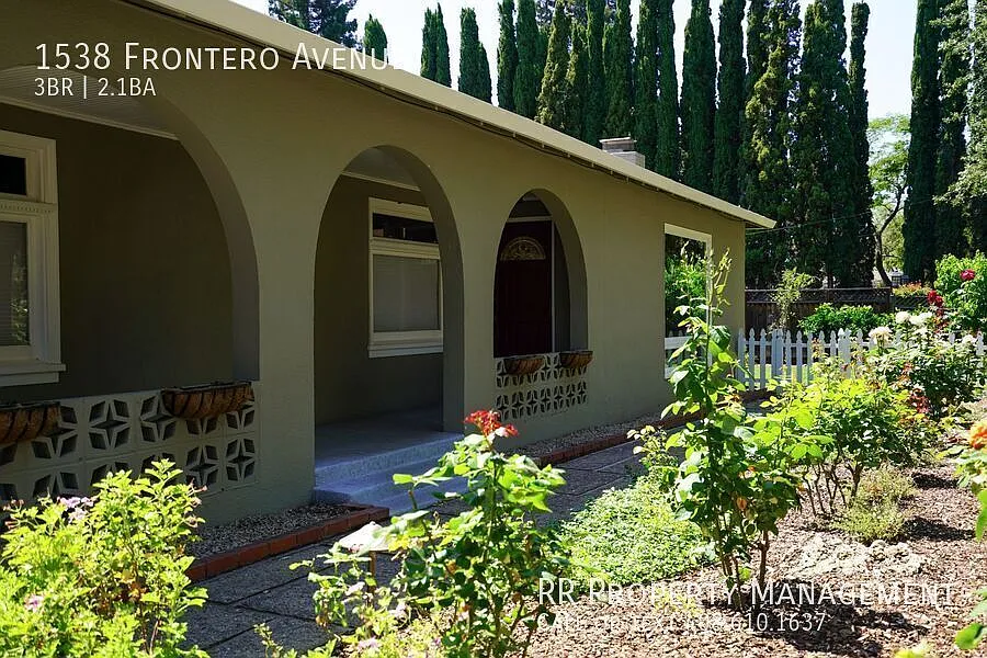 Building Photo - 1538 Frontero Ave