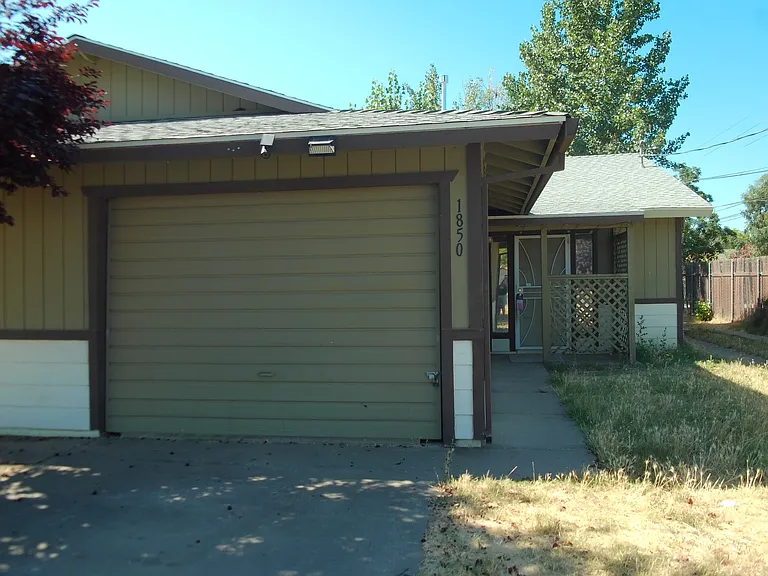 1852 Hile Ave — Photo 9