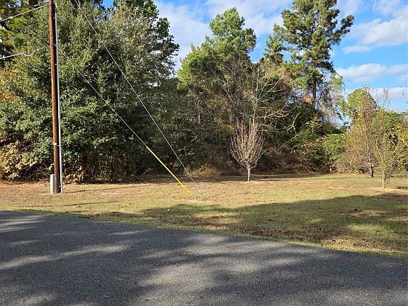 2nd image of 15752 Meadow Cir