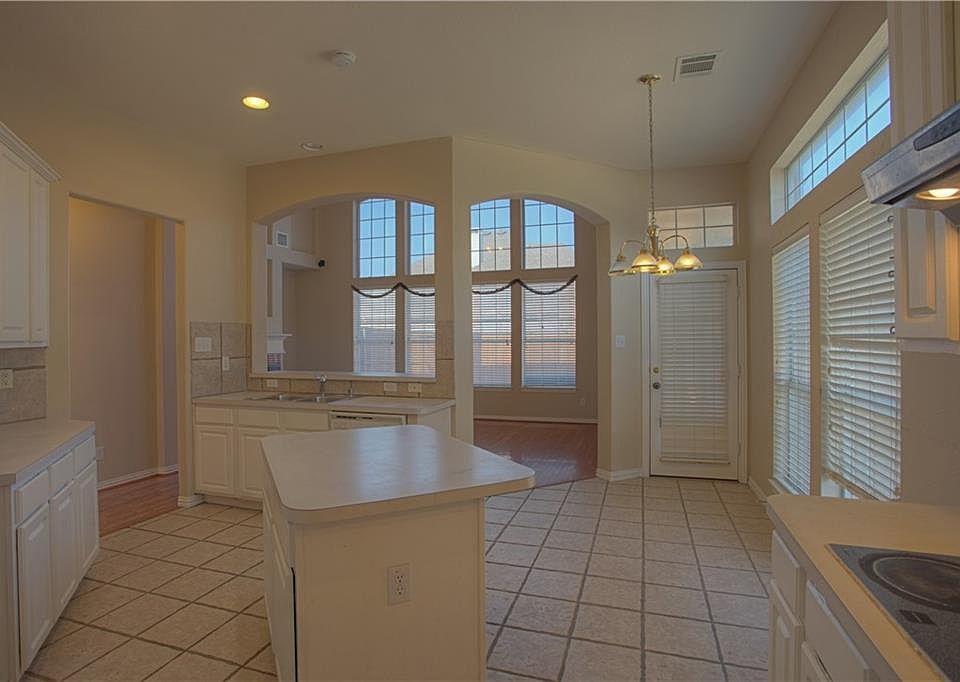 1st image of 8619 Oak Valley Ct