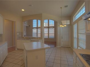 8619 Oak Valley Ct, Irving, TX 75063
