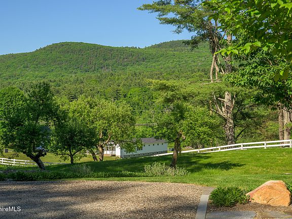 3rd image of 233 Monument Valley Rd