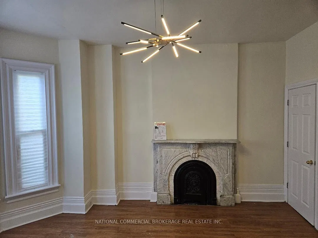 4 bed, $2,900 — Photo 4