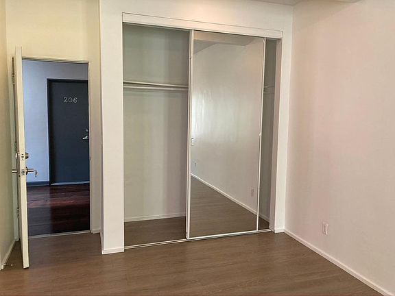 5th image of 839 Parkman Ave #205