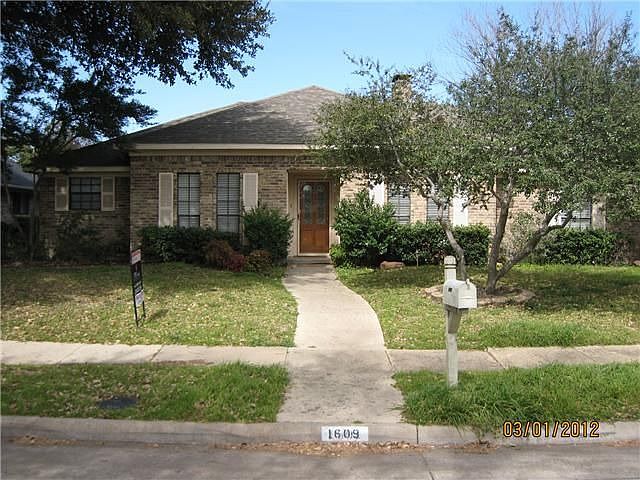 Front View 1609 Azurite Trl