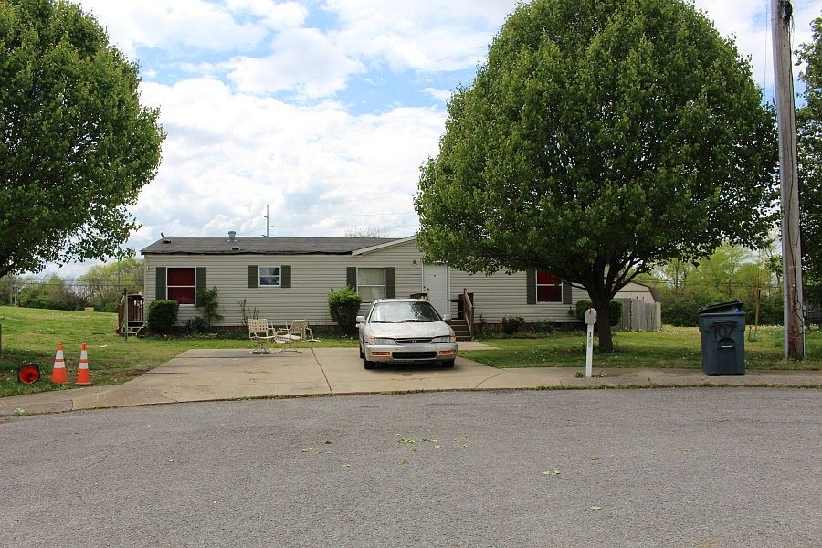 1st image of 107 Shawn Dr