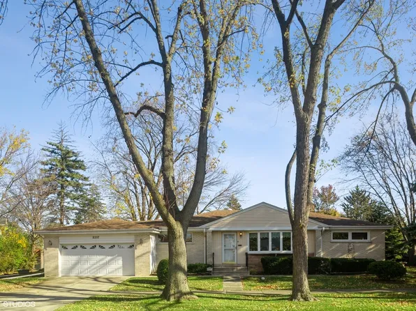 8257 N Ozark Ave, Niles, IL 60714