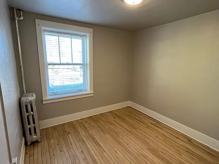 Blackmore Apartments — Photo 2