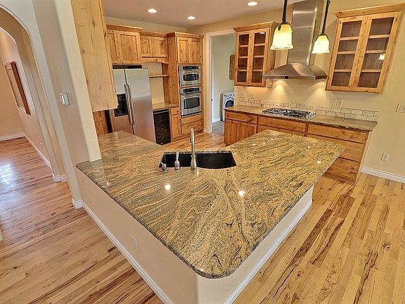5th image of 1830 E Seadrift Dr