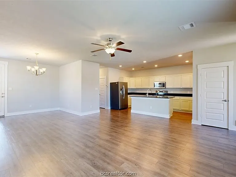3901 Ws Phillips Pkwy — Photo 3