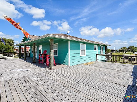 5th image of 1039 Bayview Dr
