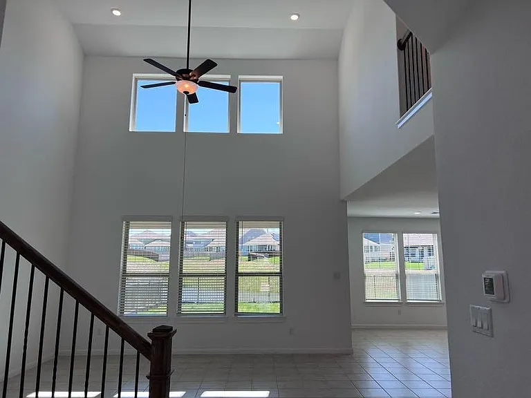 209 Sand Lily Ln — Photo 8