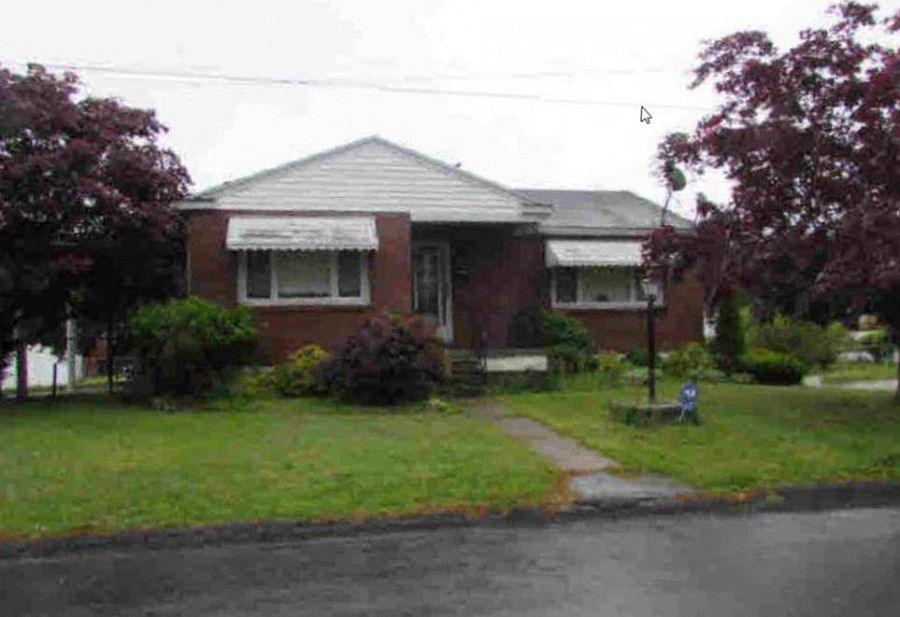 2nd image of 104 Penwood Dr