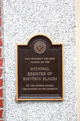 Sold by LG Fairmont Group | media 35