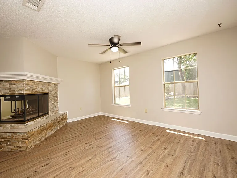 1613 Mariah Way E — Photo 10
