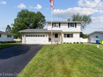 138 McCatty Dr, White Lake, MI, 48386