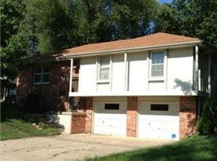708 N Pine St, Cameron, MO 64429
