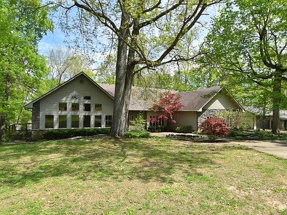 3rd image of 1386 Donmar Dr