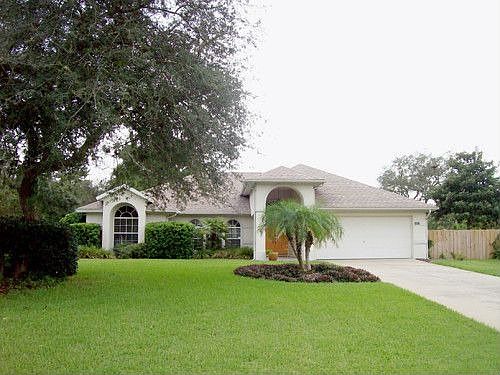 1st image of 32927 Indian Woods Dr