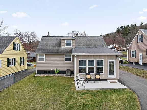 4th image of 66 Vine St