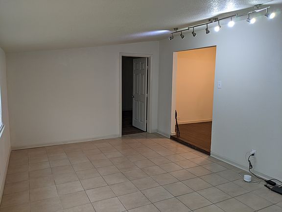 4th image of 538 Blakeley Dr