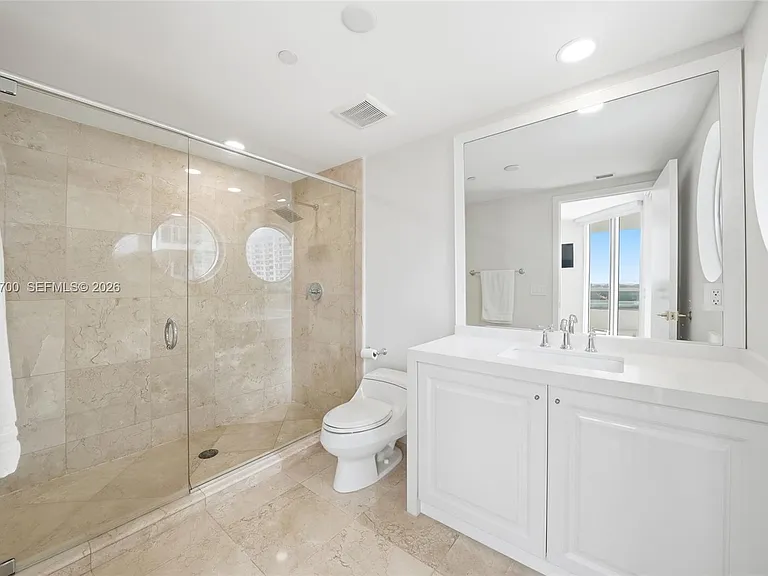 5801 Collins Ave #700 — Photo 20