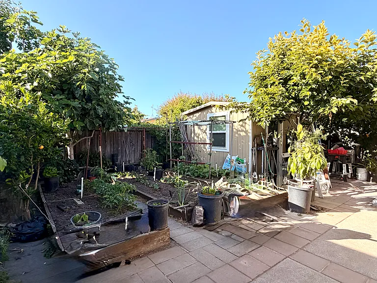 386 Maud Ave — Photo 14