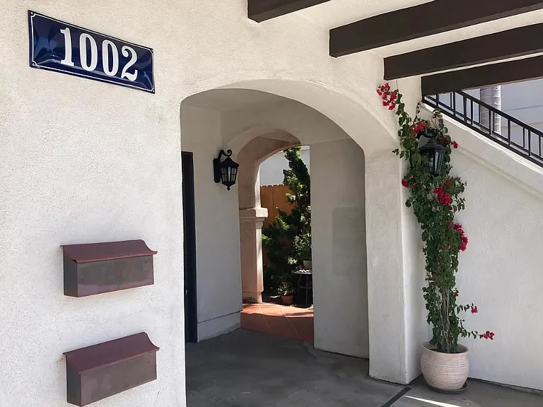 1002 El Prado #A — Photo 2