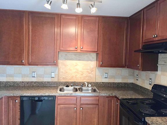 4th image of 4422 Betty Ln