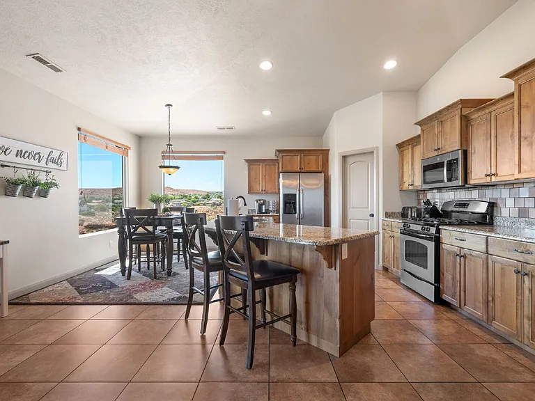 481 W Omni Ln — Photo 8
