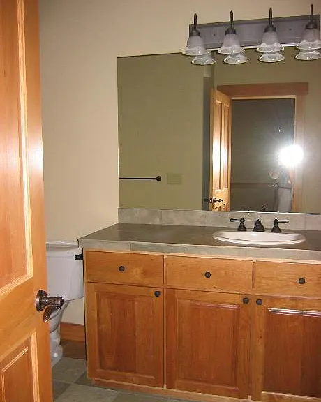 Bunk room full bathroom