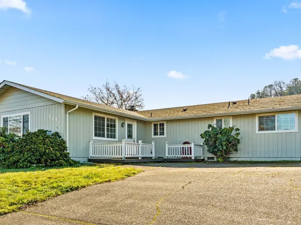 2248 La Canada Dr, Roseburg, OR 97471