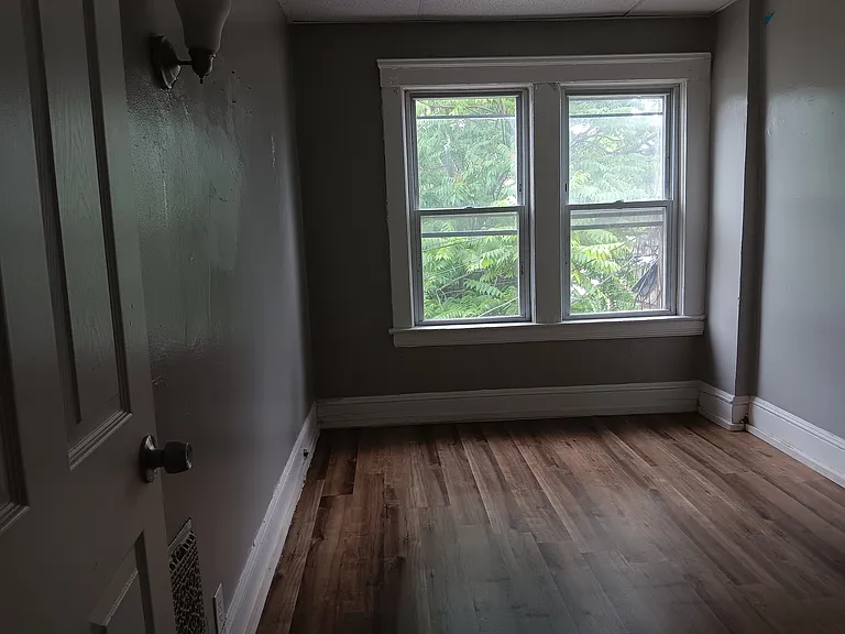 10013 Madison Ave — Photo 6