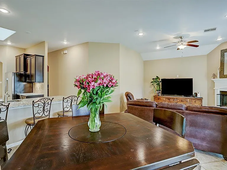 4411 Eclipse Park Ct — Photo 10