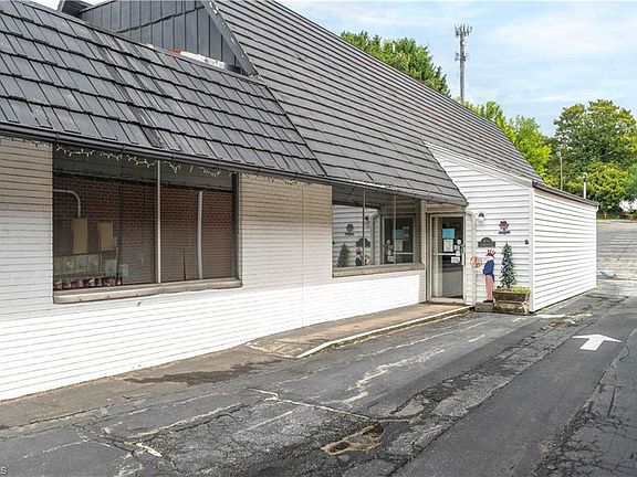 4th image of 3449 Robinhood Rd
