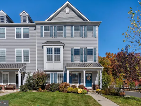 16 Canter Pl, Chesterfield, NJ 08515