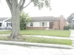 27321 Woodmont St, Roseville, MI 48066