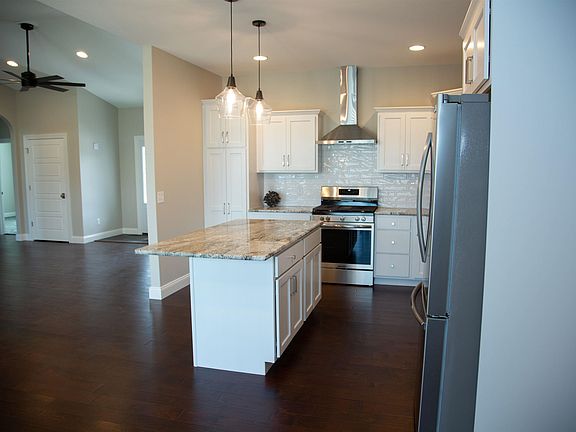 5th image of 2282 Helle Dr