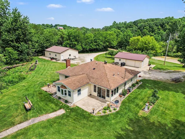 4182 Bristol Oaks St, Dowling, MI 49050